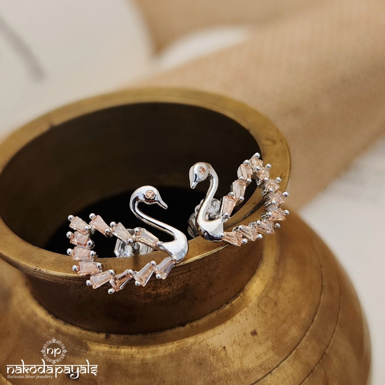 Sparkling Duck Earrings (St2942)