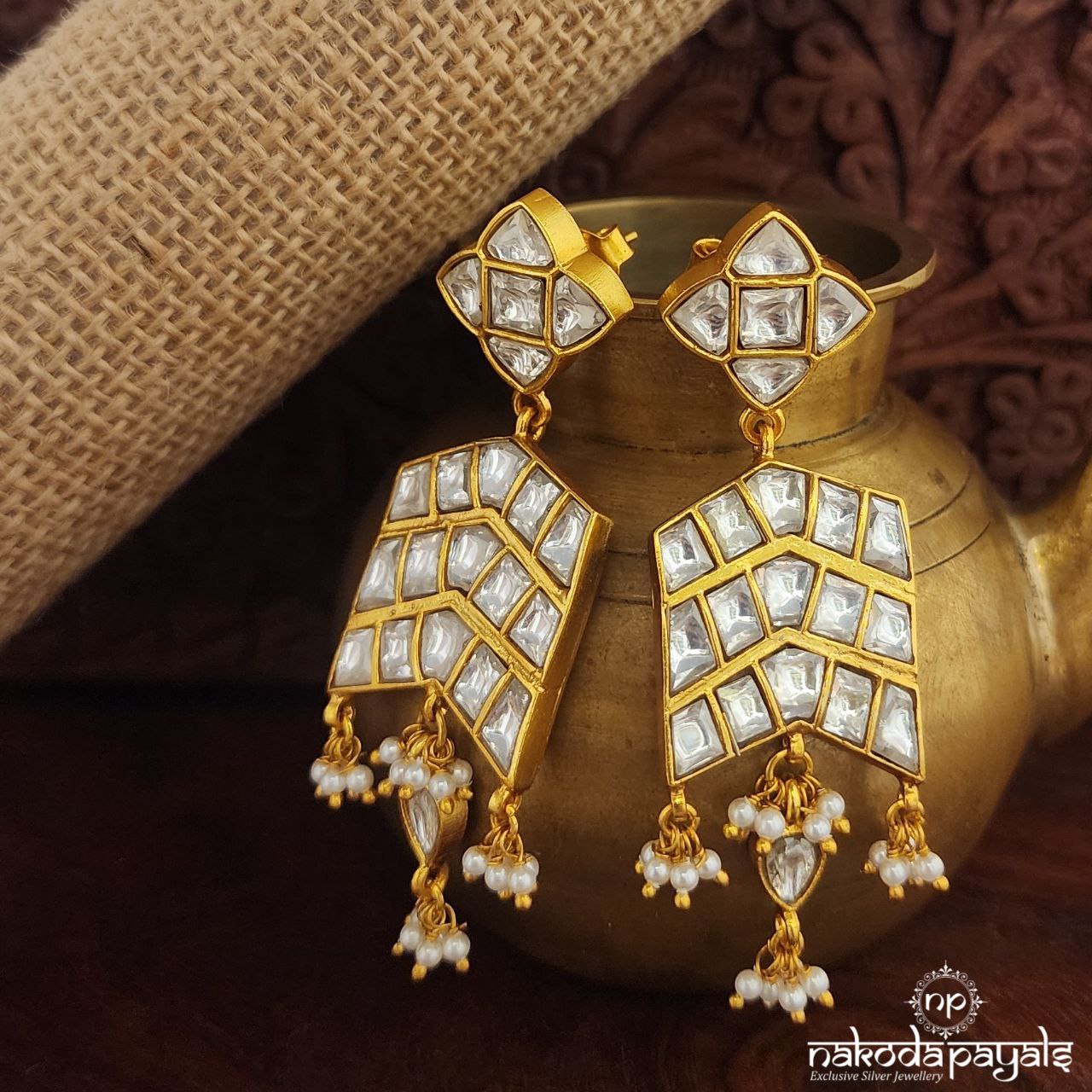 Grand Kundan Neckpiece With Earrings (Gn8859)