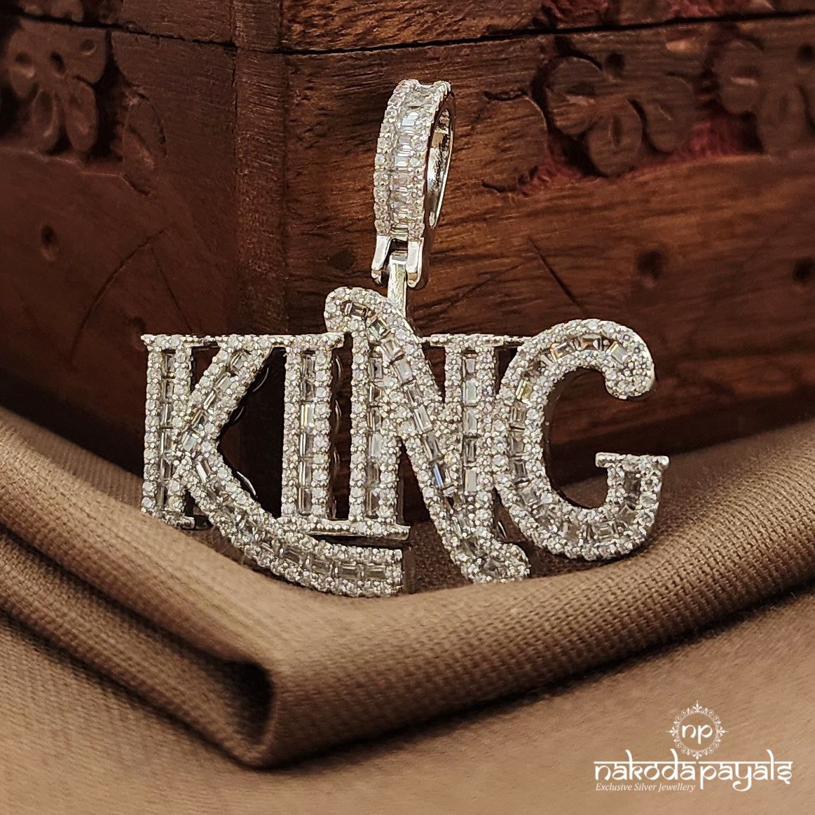 King CZ Pendant (Mc1109)