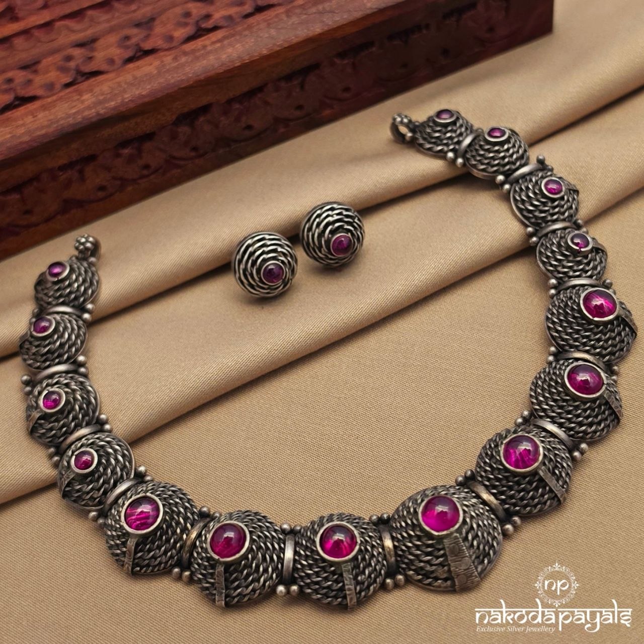 Pink Dot Neckpiece With Earrings (N11727)