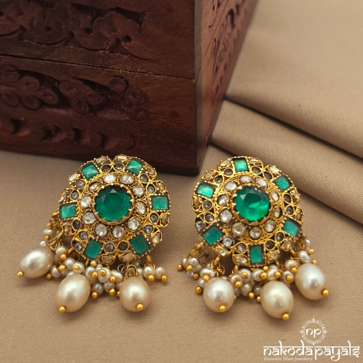 Gorgeous Pearl Studs (Ge11448)