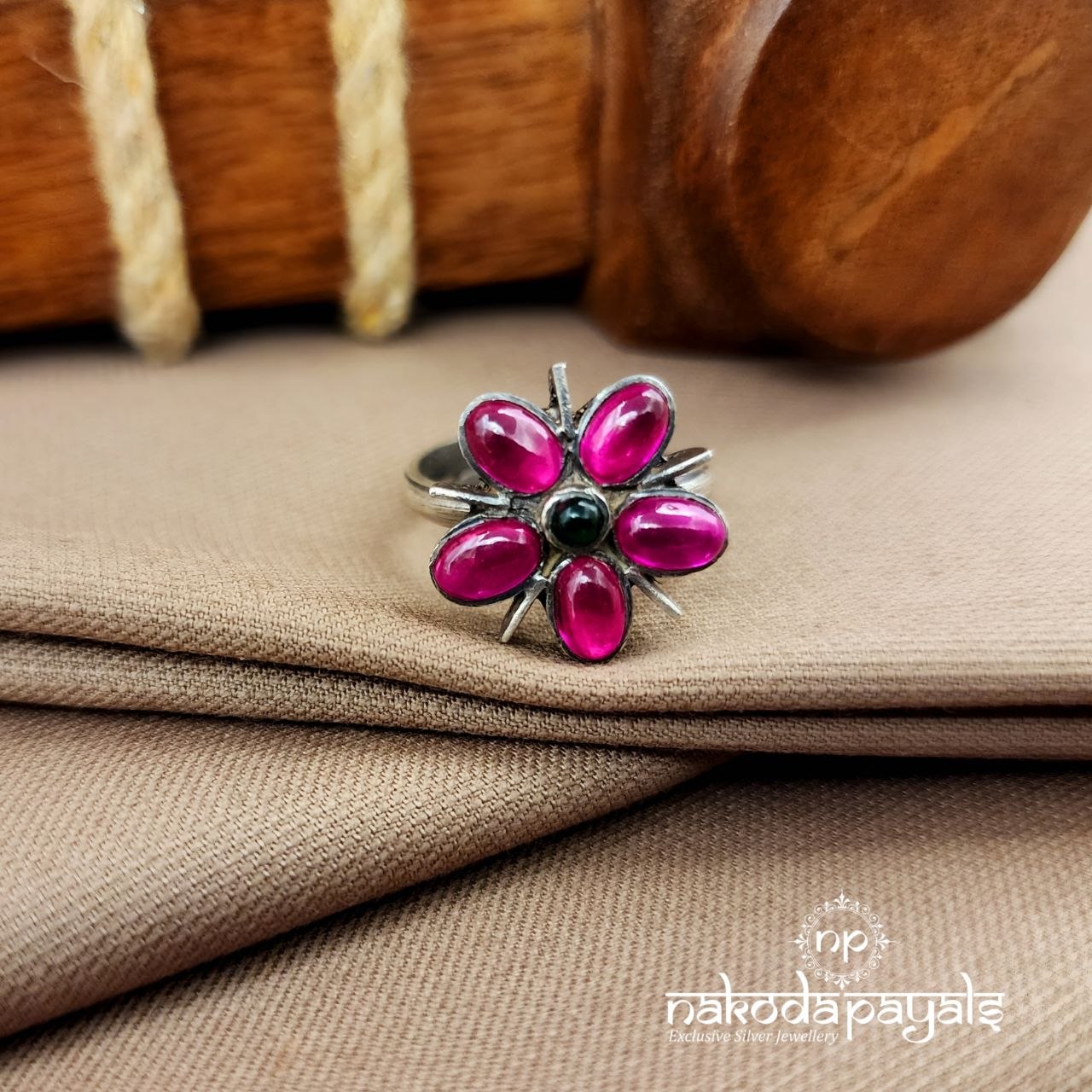 Kemp Finger Ring (F2950)