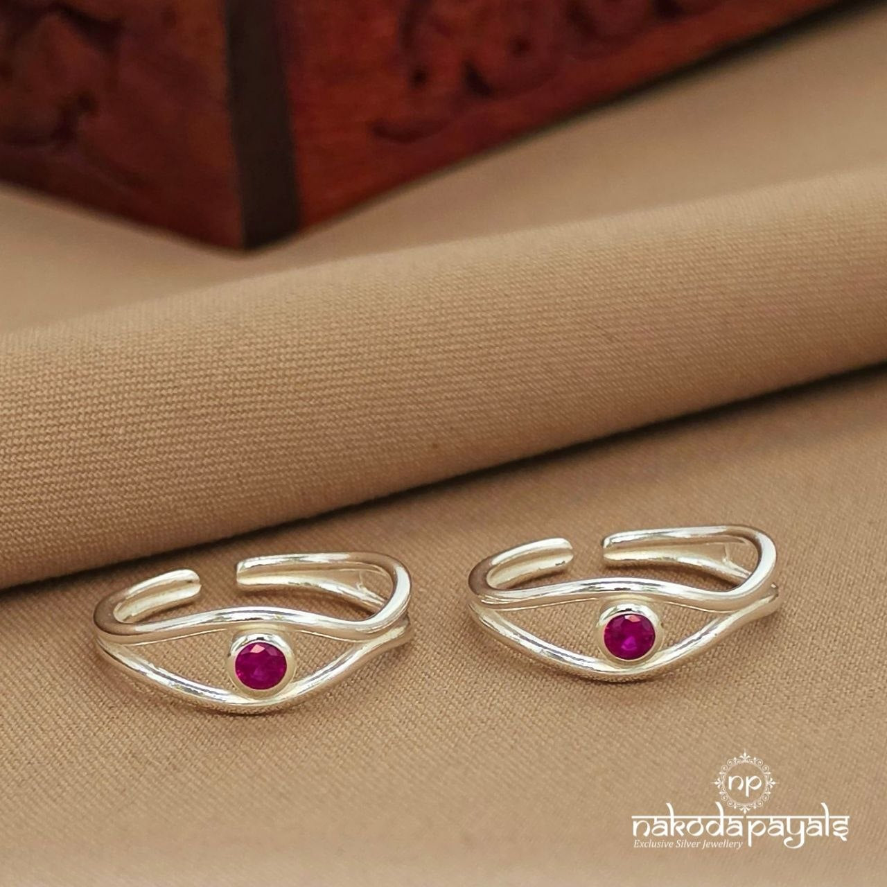 Pink Dot Exemplary Toerings (T4836)
