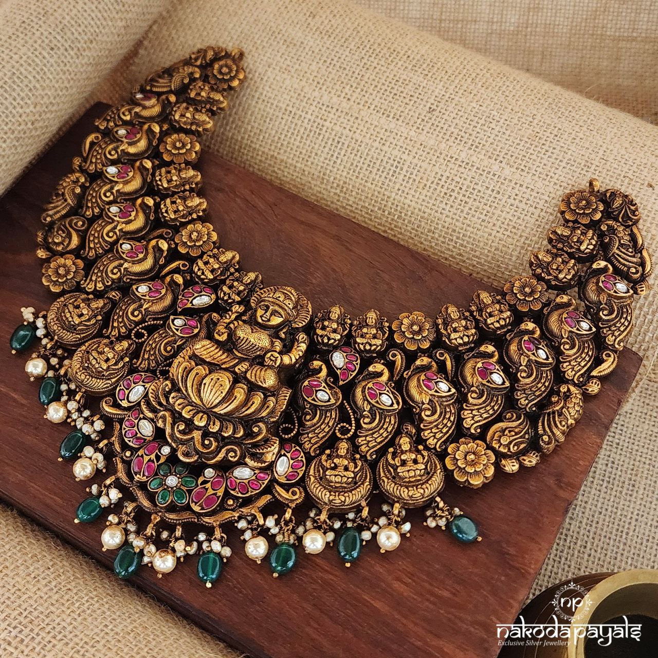 Maha Lakshmi Kundan Neckpiece (Gn8383)