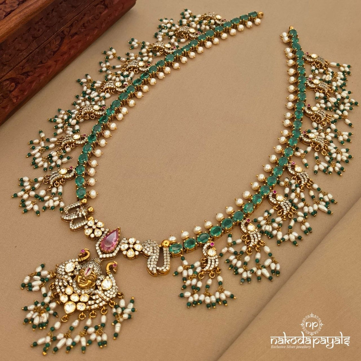 Emerald Moissanite Peacock Pearl Neckpiece (Gn10923)