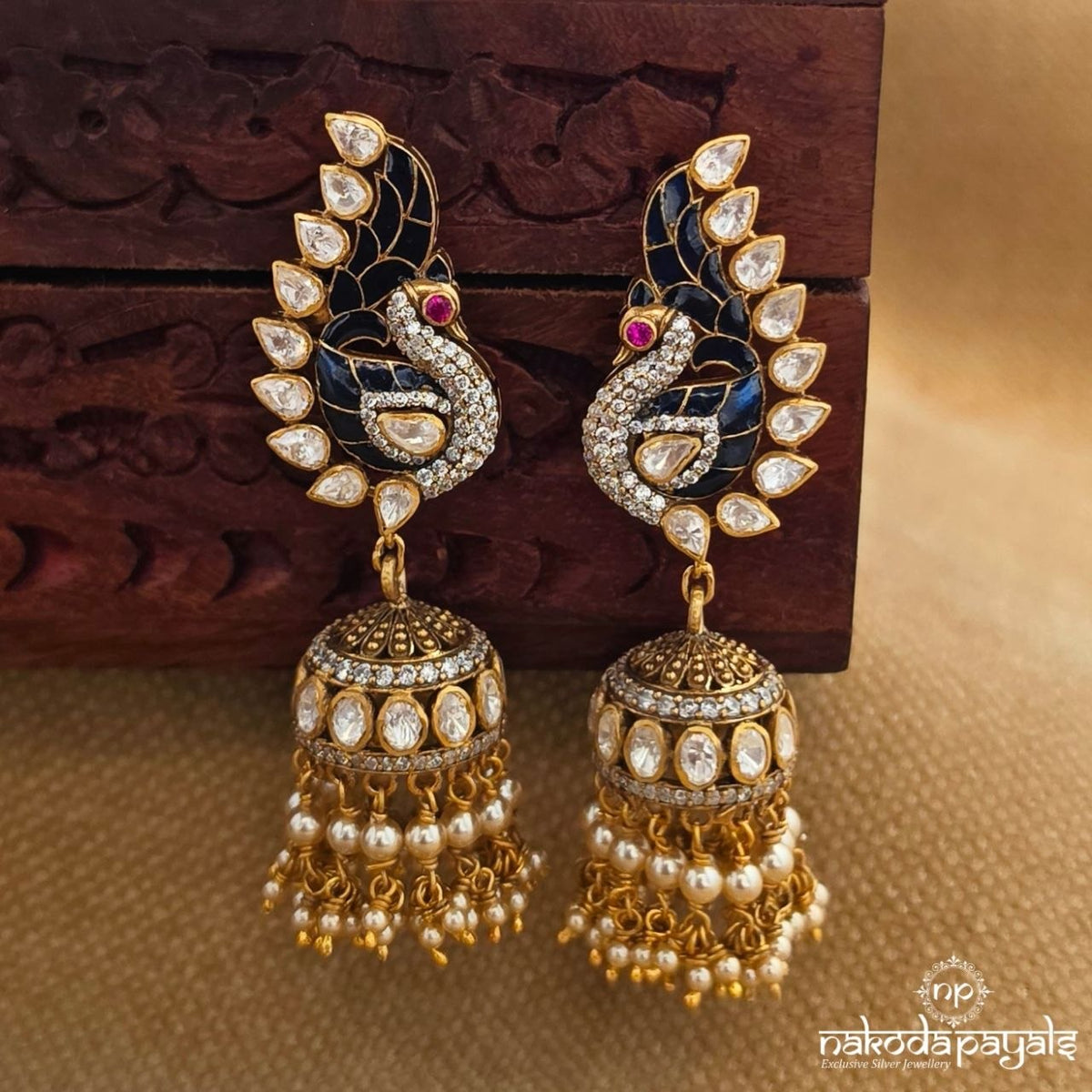 Eye-Catching Peacock Jhumka (Ge11163)