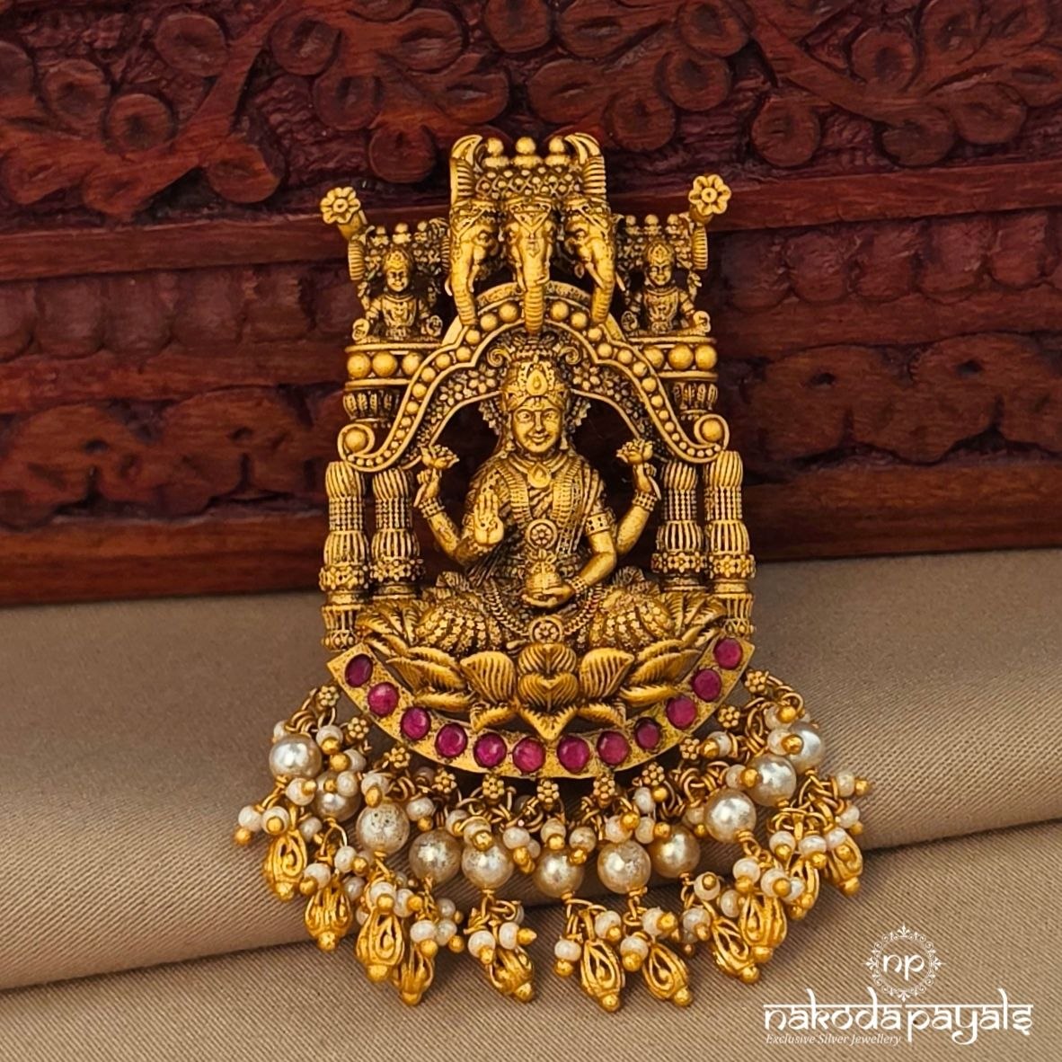 Eye-Catching Pearly Lakshmi Pendant (Gp2282)