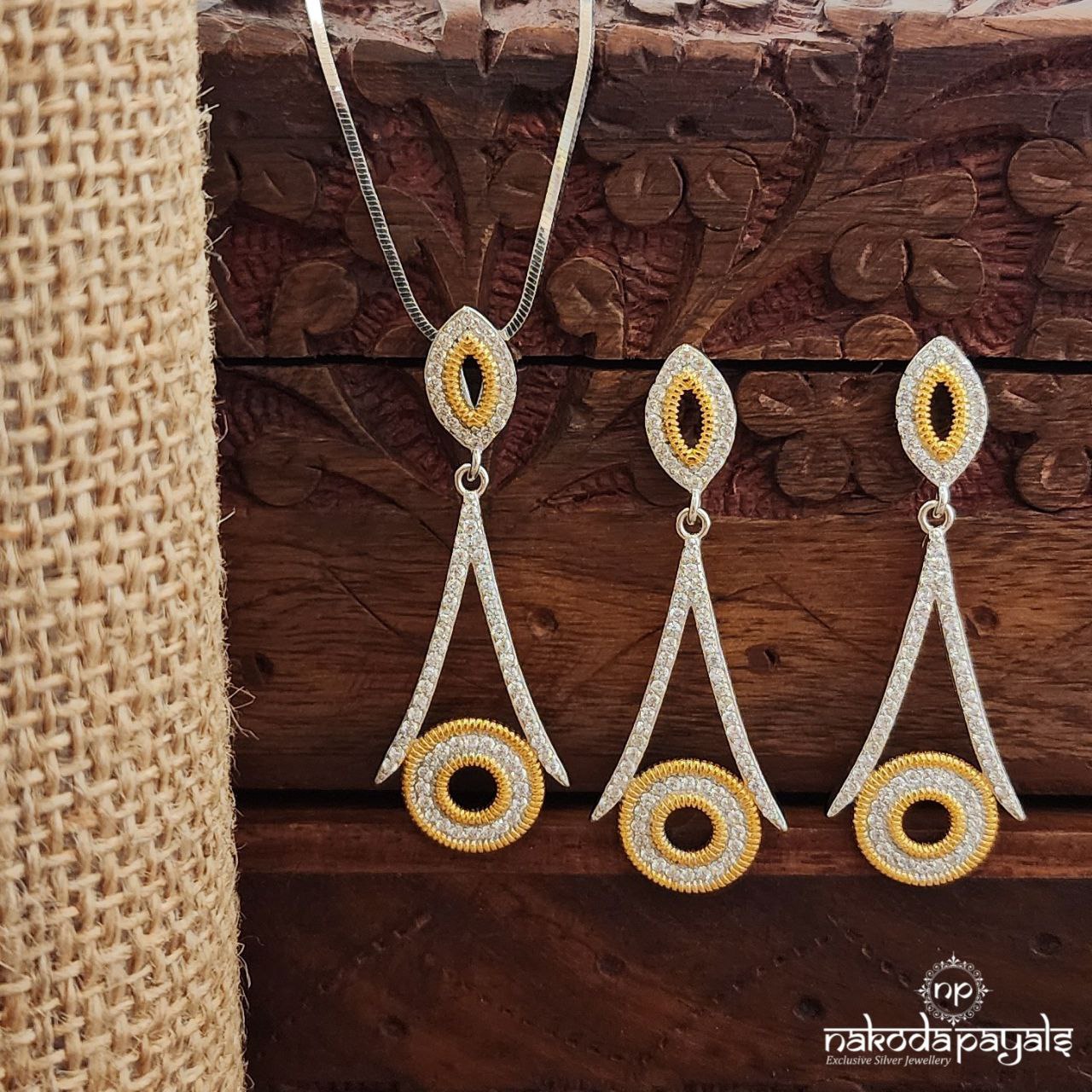 Dual Tone CZ Pendant Set (St3691)