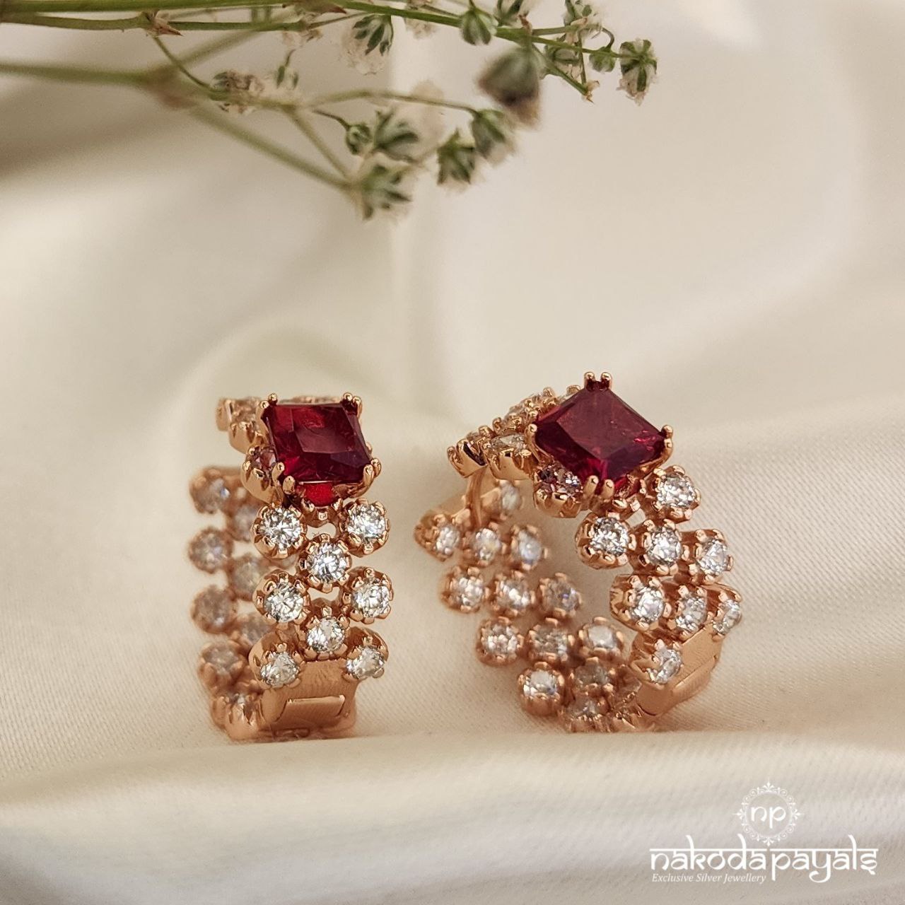 Graceful Emerald Bali Earrings (St2901)