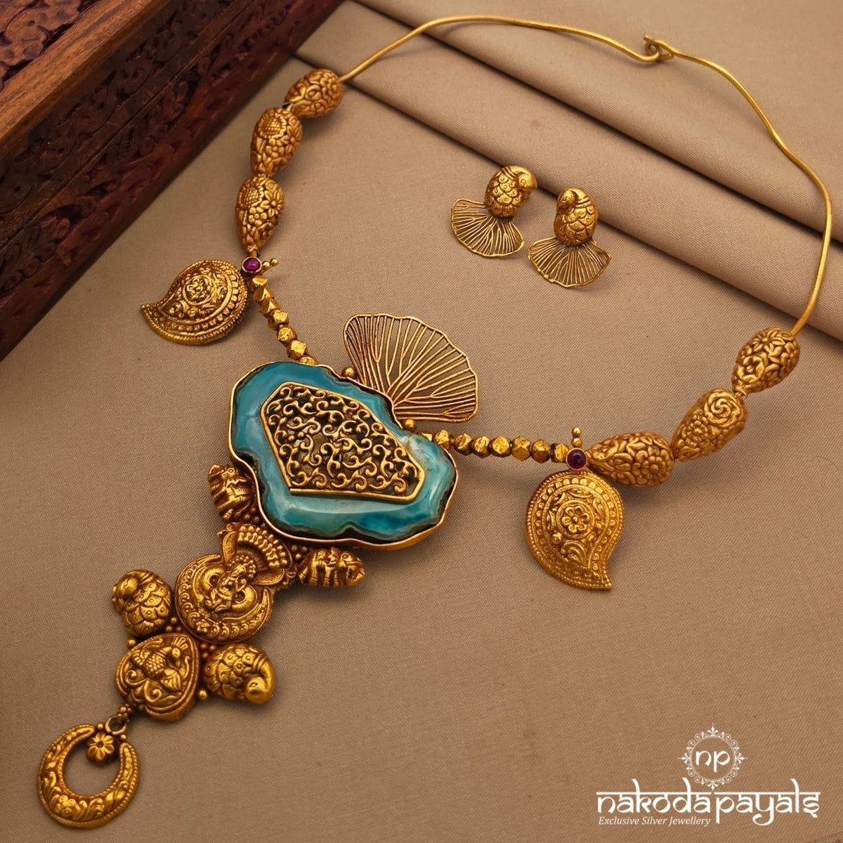 Traditional Torquoise Hasli With Earrings (Gn10879)