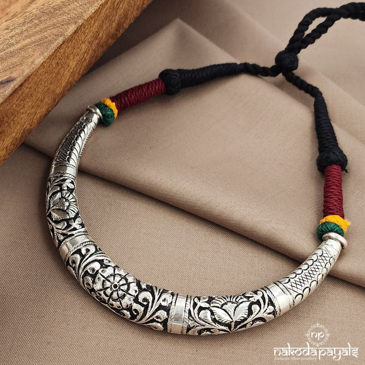 Oxidised Floral Hasli (N11080)