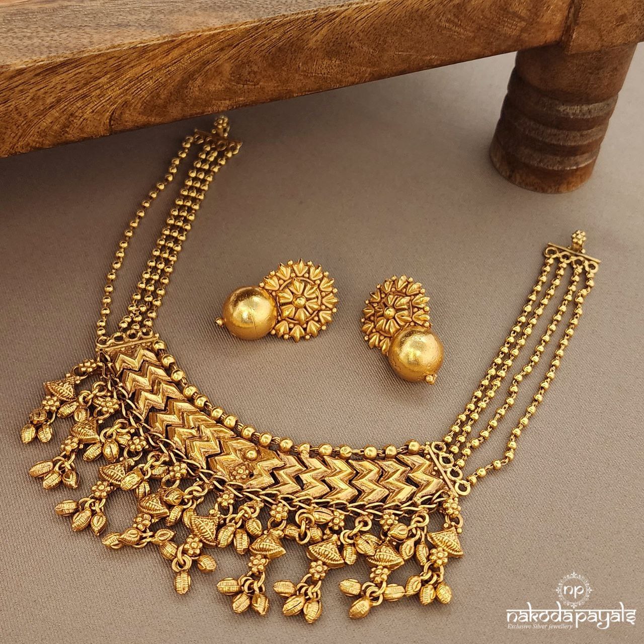 Elegant Ball Drop Neckpiece With Earrings (Gn9324)