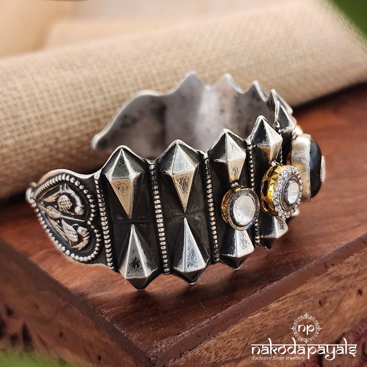 Dual tone Zigzag Cuff Kada (K4191)