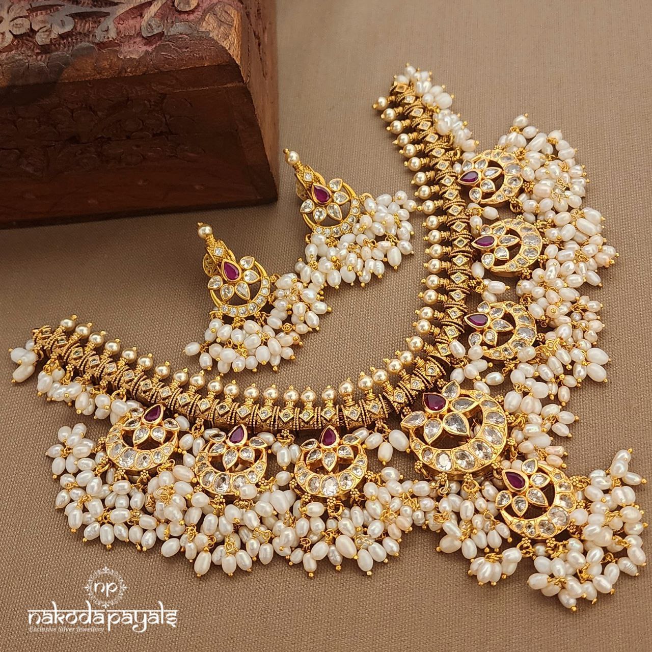 Half Moon Guttapusalu Neckpiece Set (Gn9675)