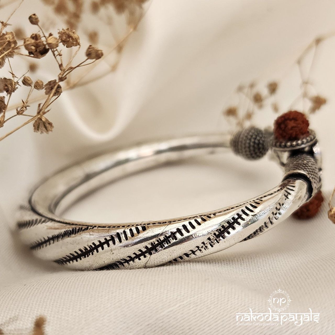 Rudrakshi Men's Kada (Mc0856)