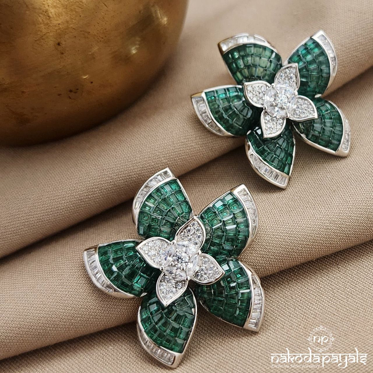 Green Flower Earrings (St3397)