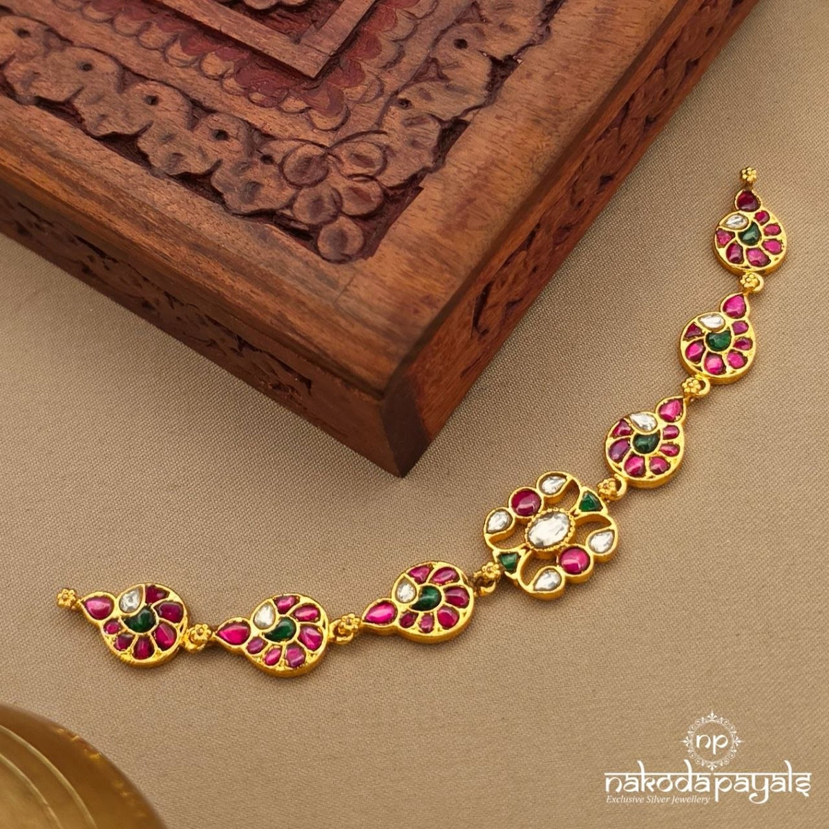 Majestic Kundan Choker (Gn10835)