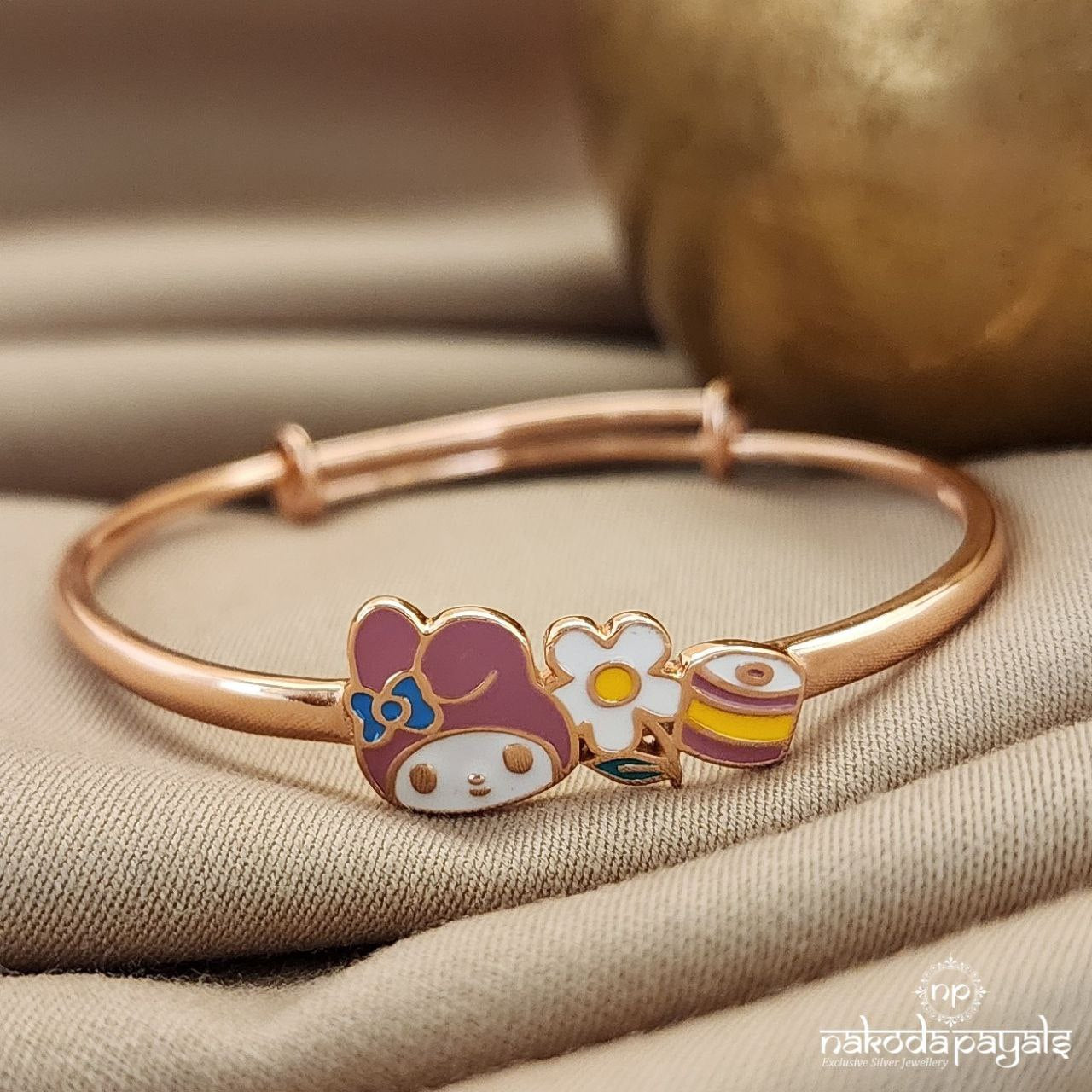 Pretty Flower Rose Gold Single Kada (Ka9229)