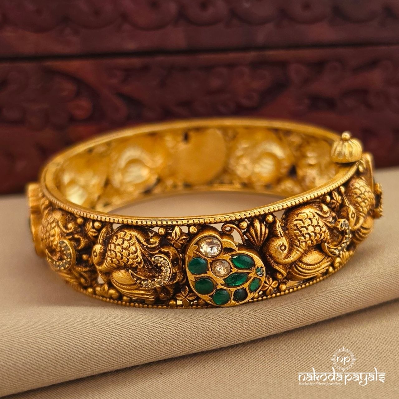Exquisite Peacock Screw Kada (Gk3316)