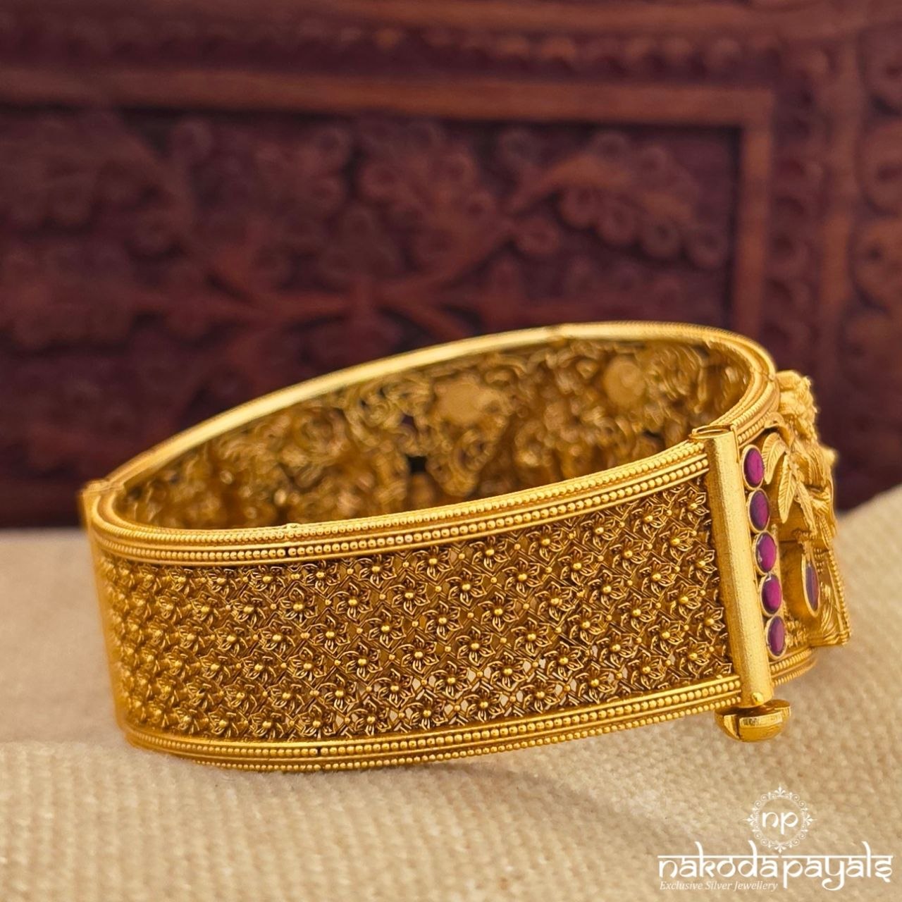 Radhakrishnan Parivar Screw Kada (Gk3378)
