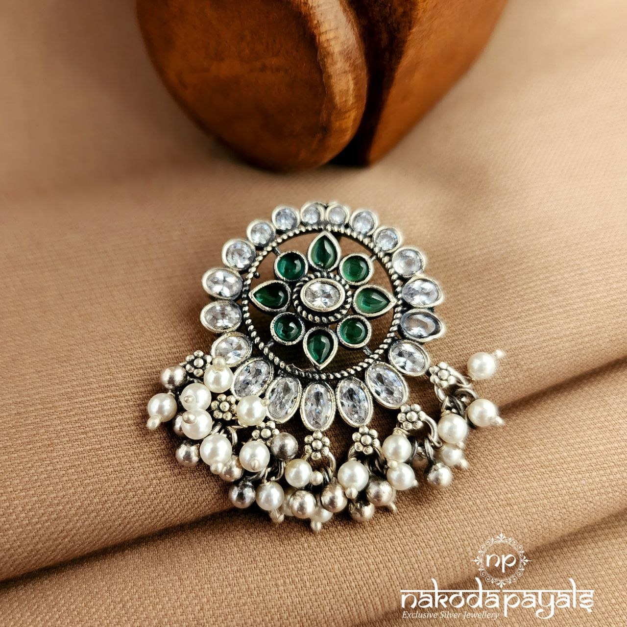 Green Oval Pendant (P2594)