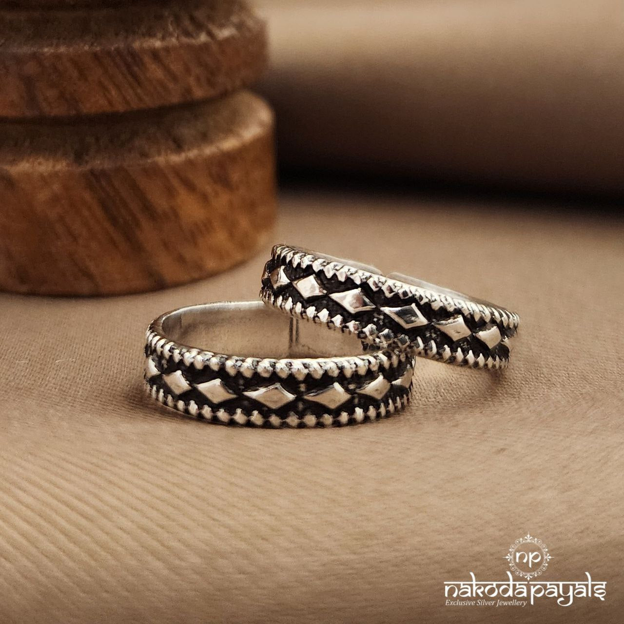 Squarish Oxidised Toebands (T4729)