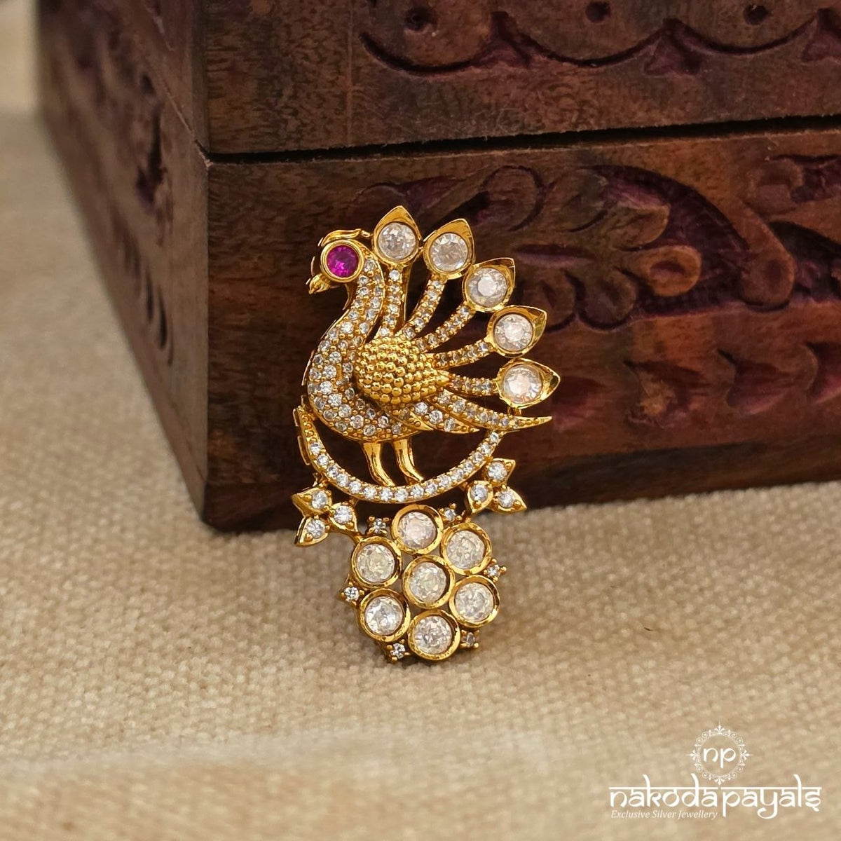White Peacock Floral Pendant (Gp2666)