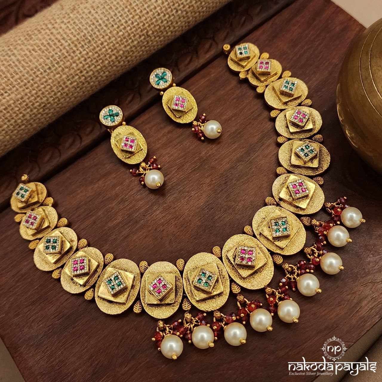 Shinney MultiColor Neckpiece with Earrings (Gn8626)
