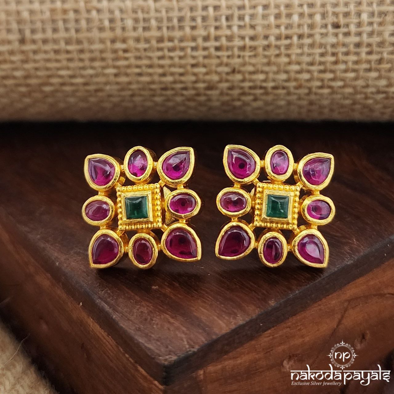 Pink Square Studs (Ge9319)