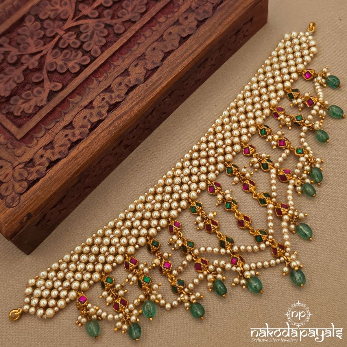 Pearly Kundan Drop Choker (Gn10853)