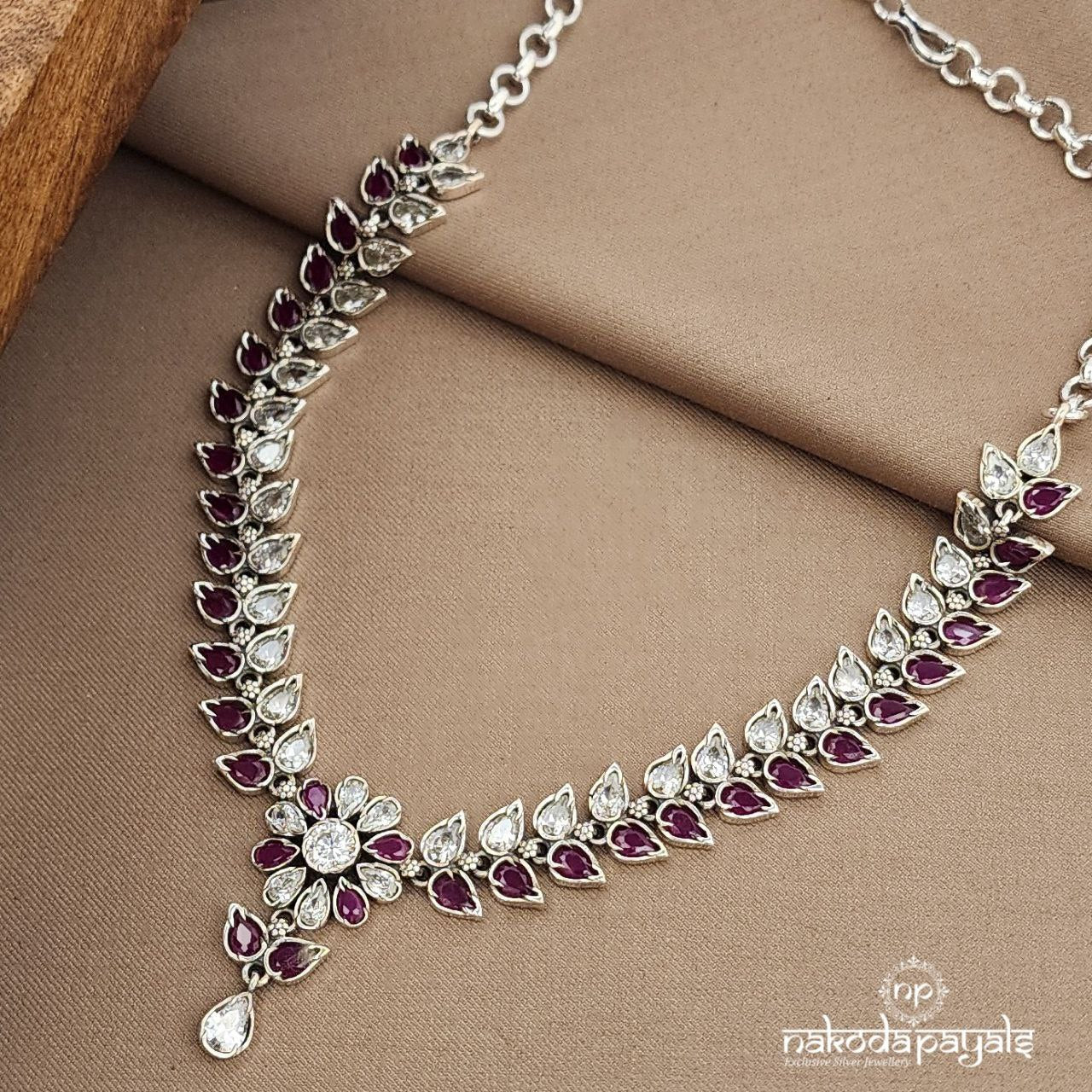 Pink & White Neckpiece (N11064)