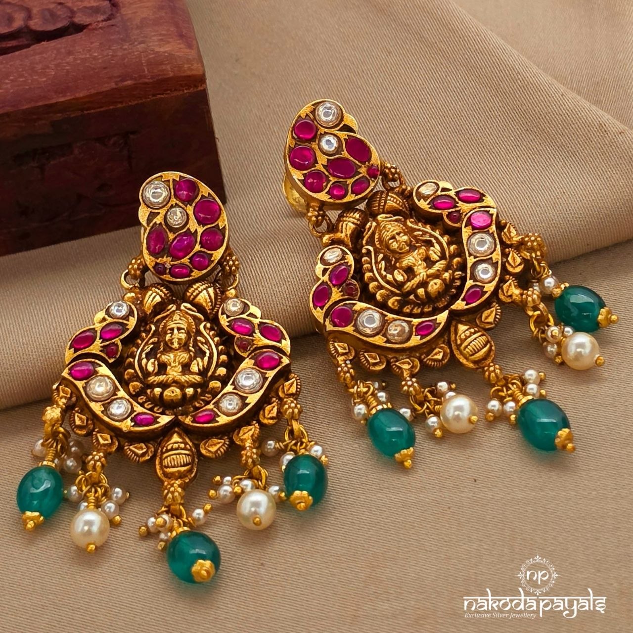 Lakshmi Kundan Earrings (Ge10558)