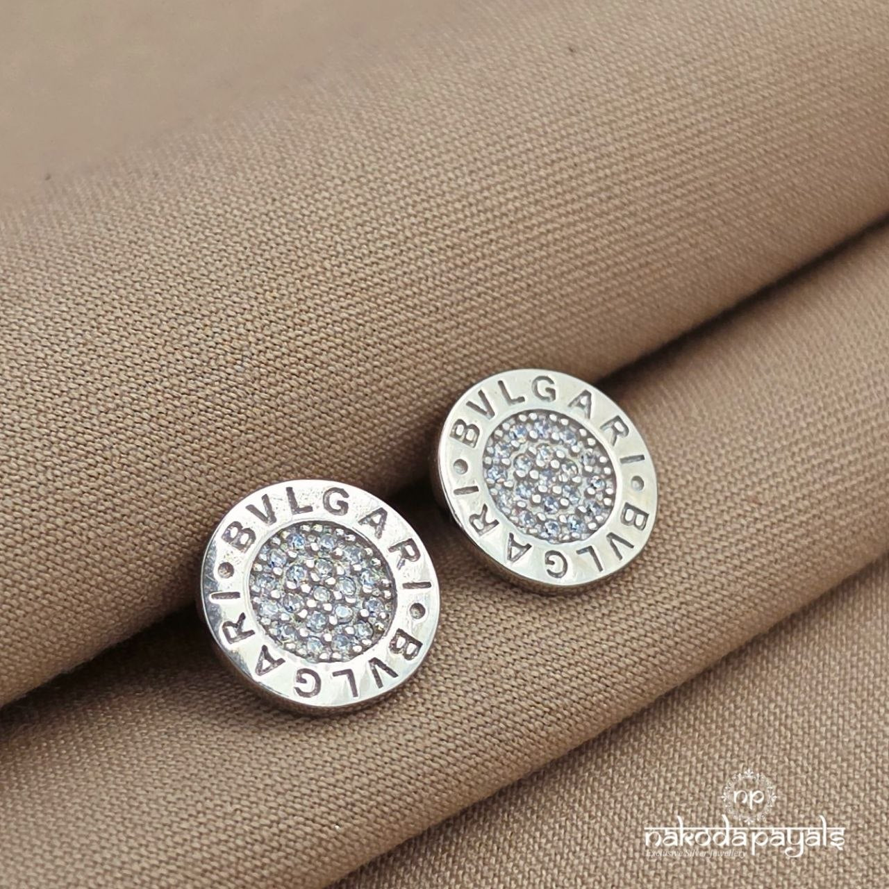 Circular Stunning Studs (St4093)