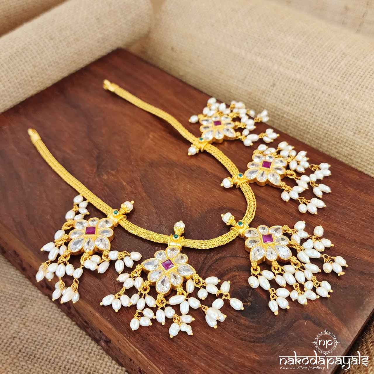 Pearl Embrace Neckpiece (Gn8125)