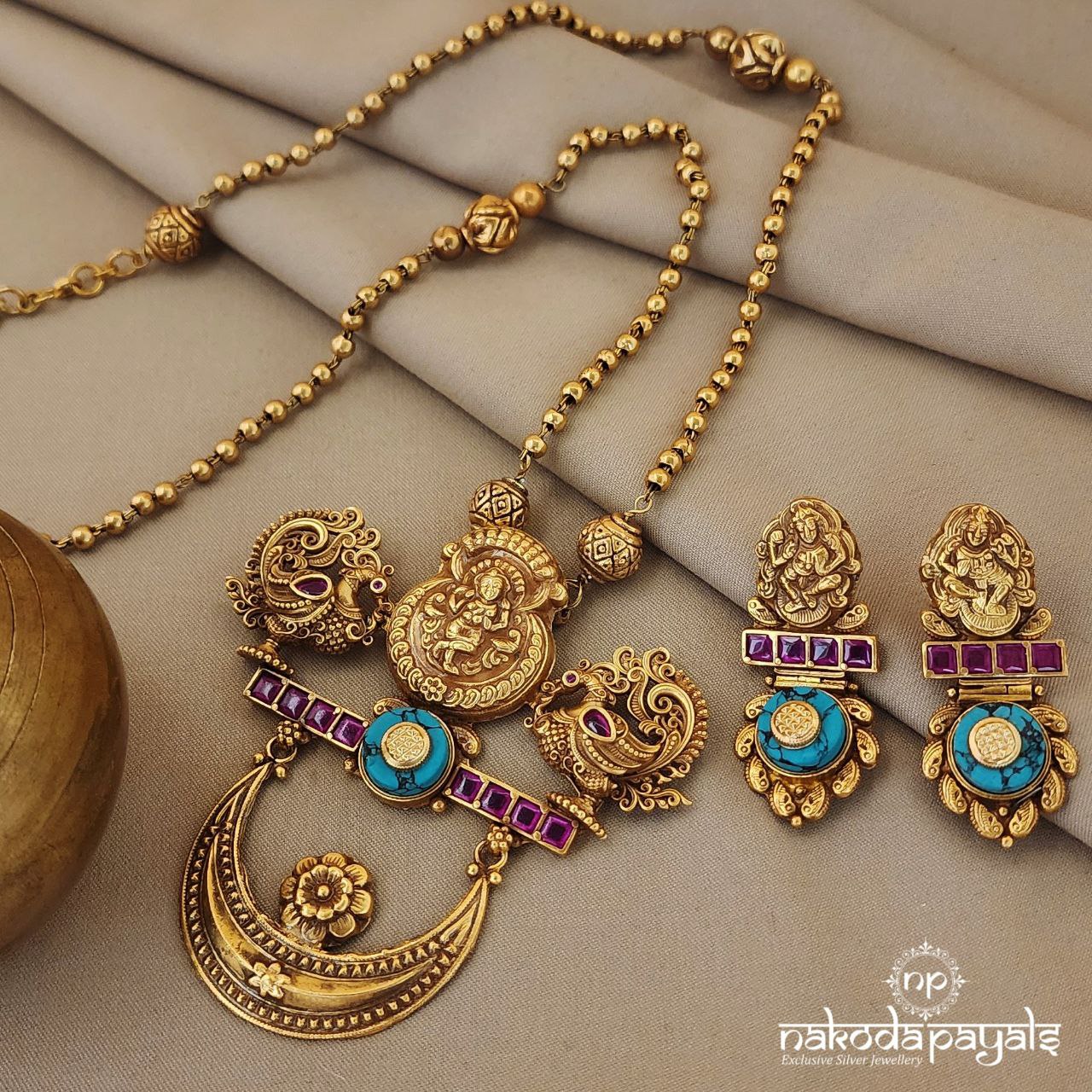 Grand Turquoise Neckpiece With Earrings (Gn8520)