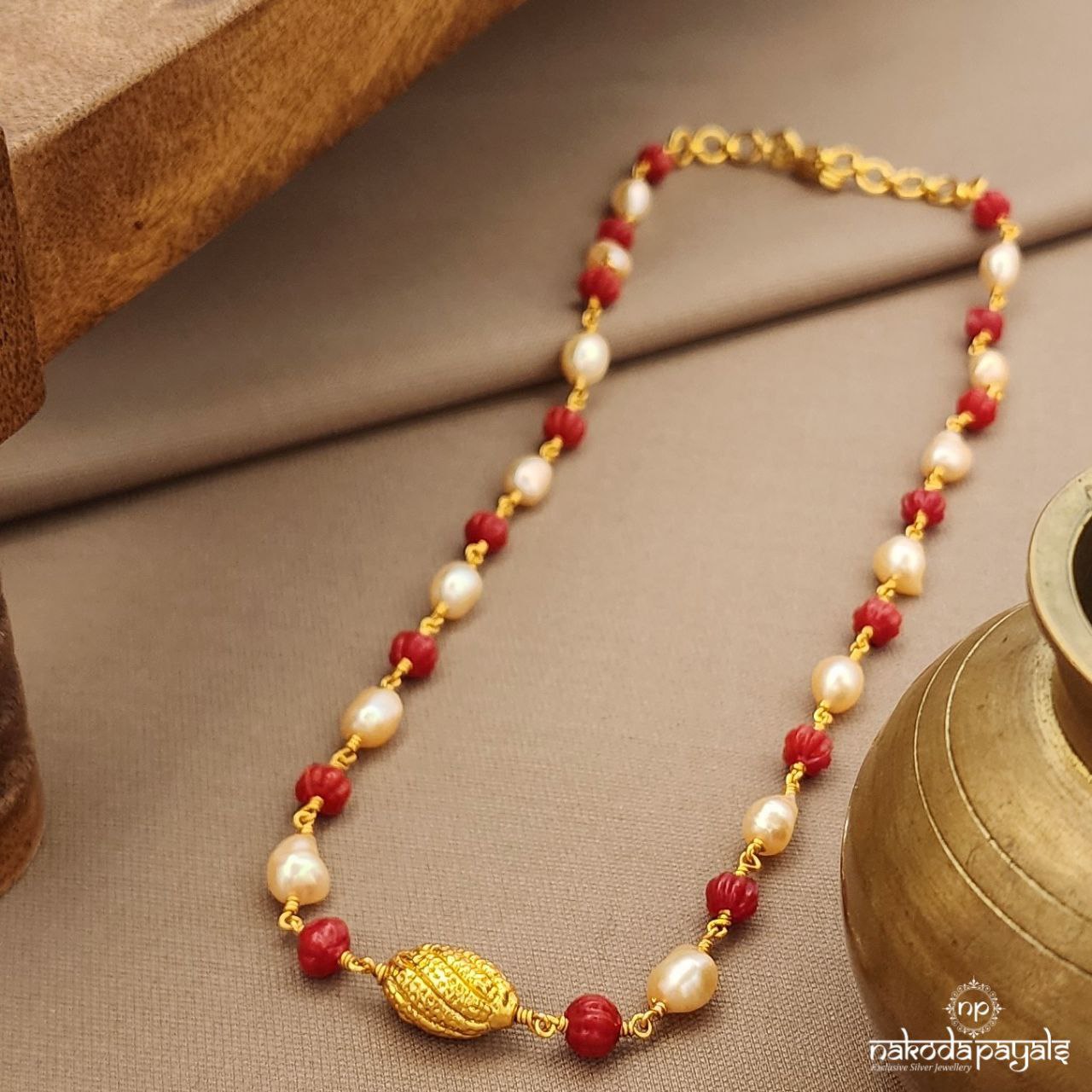 Coral & Pearled Neckpiece (Gn9554)