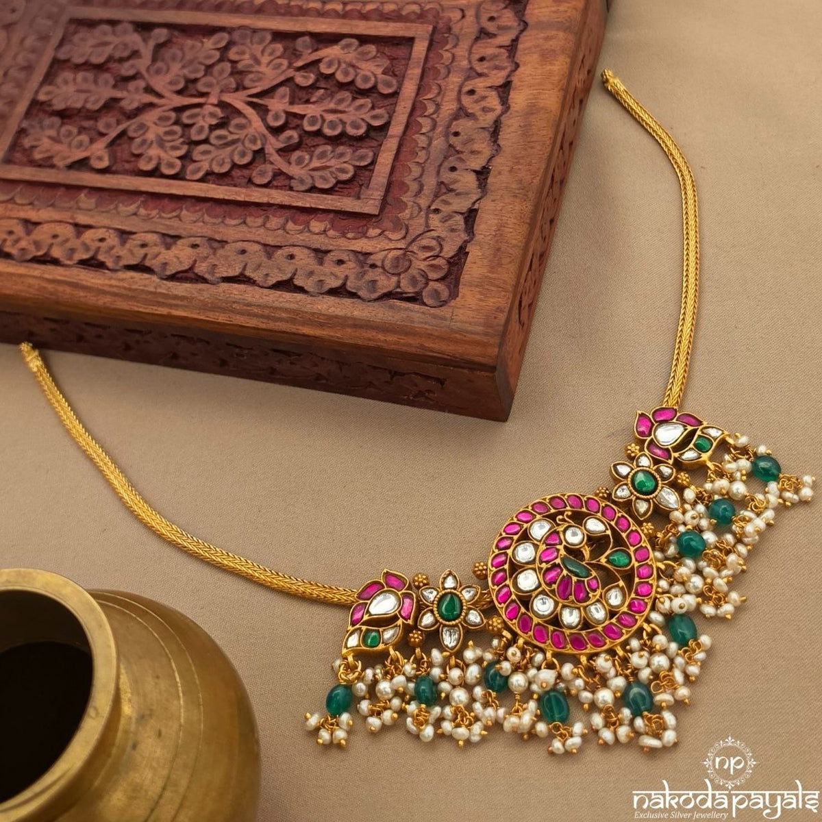 Circular Peacock Floral Neckpiece (Gn10846)