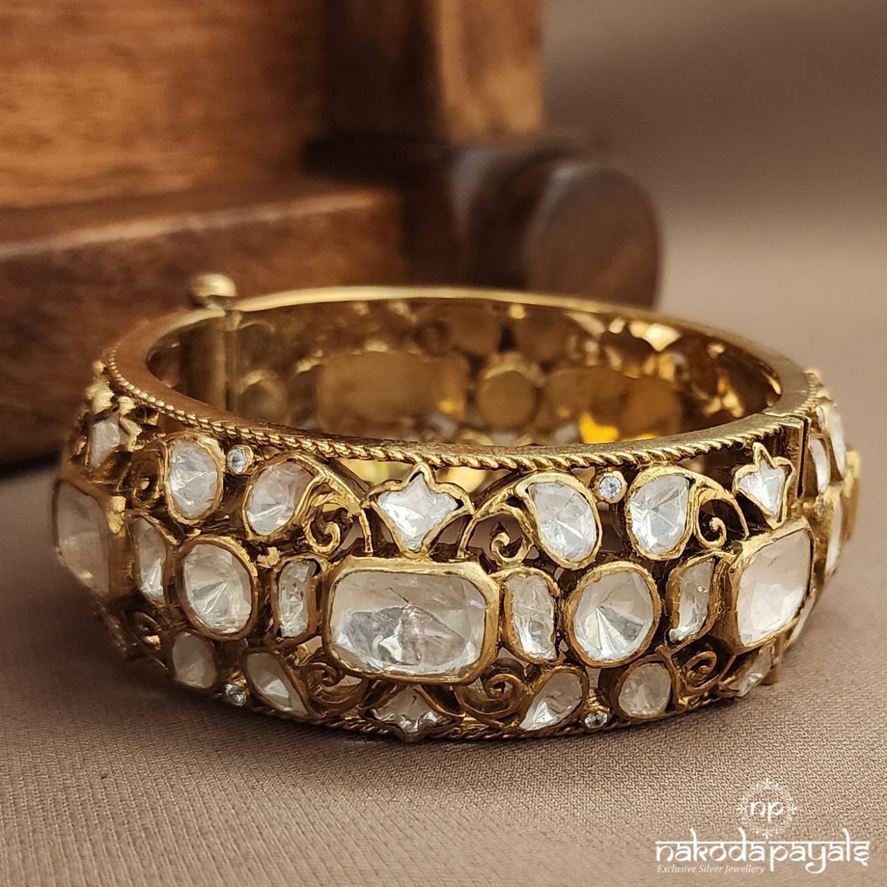 Rectangular Moissanite Screw Kada (2.4) (Gk3216)