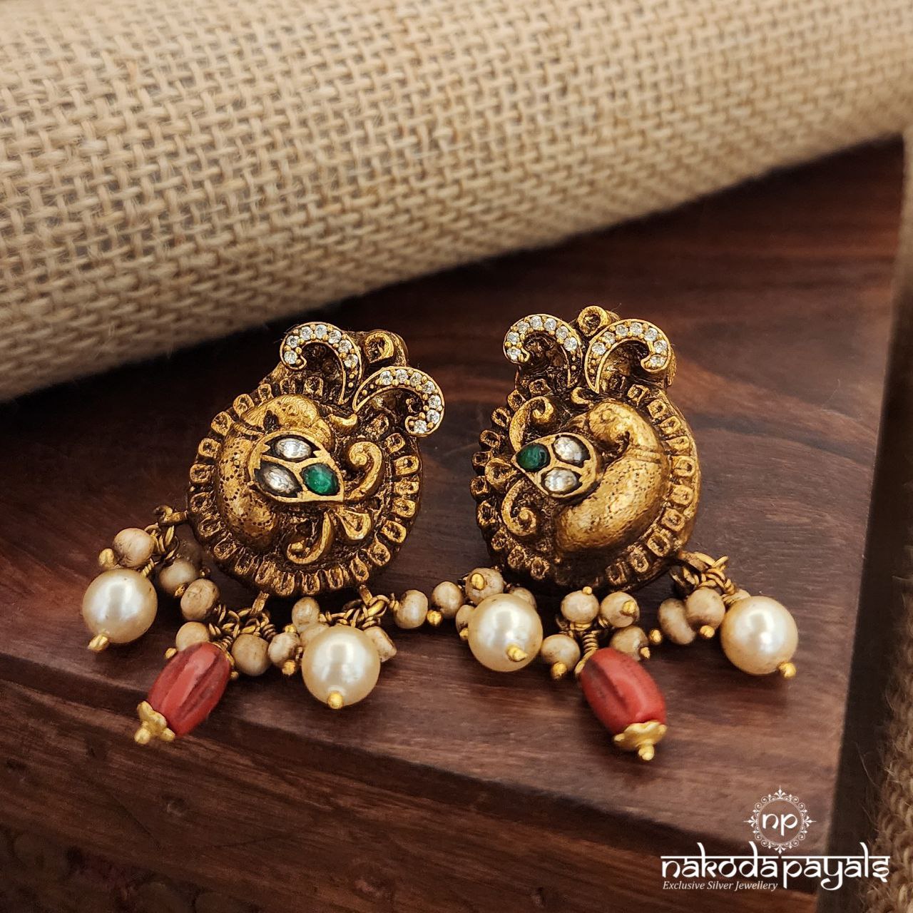 Coral Drop Peacock Studs (Ge8279)