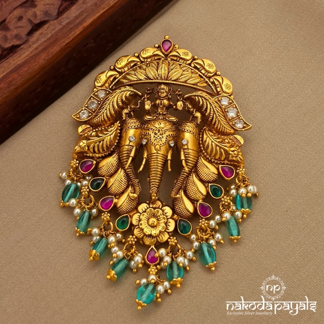Green Pearl Lakshmi Elephant Pendant (Gp2381)