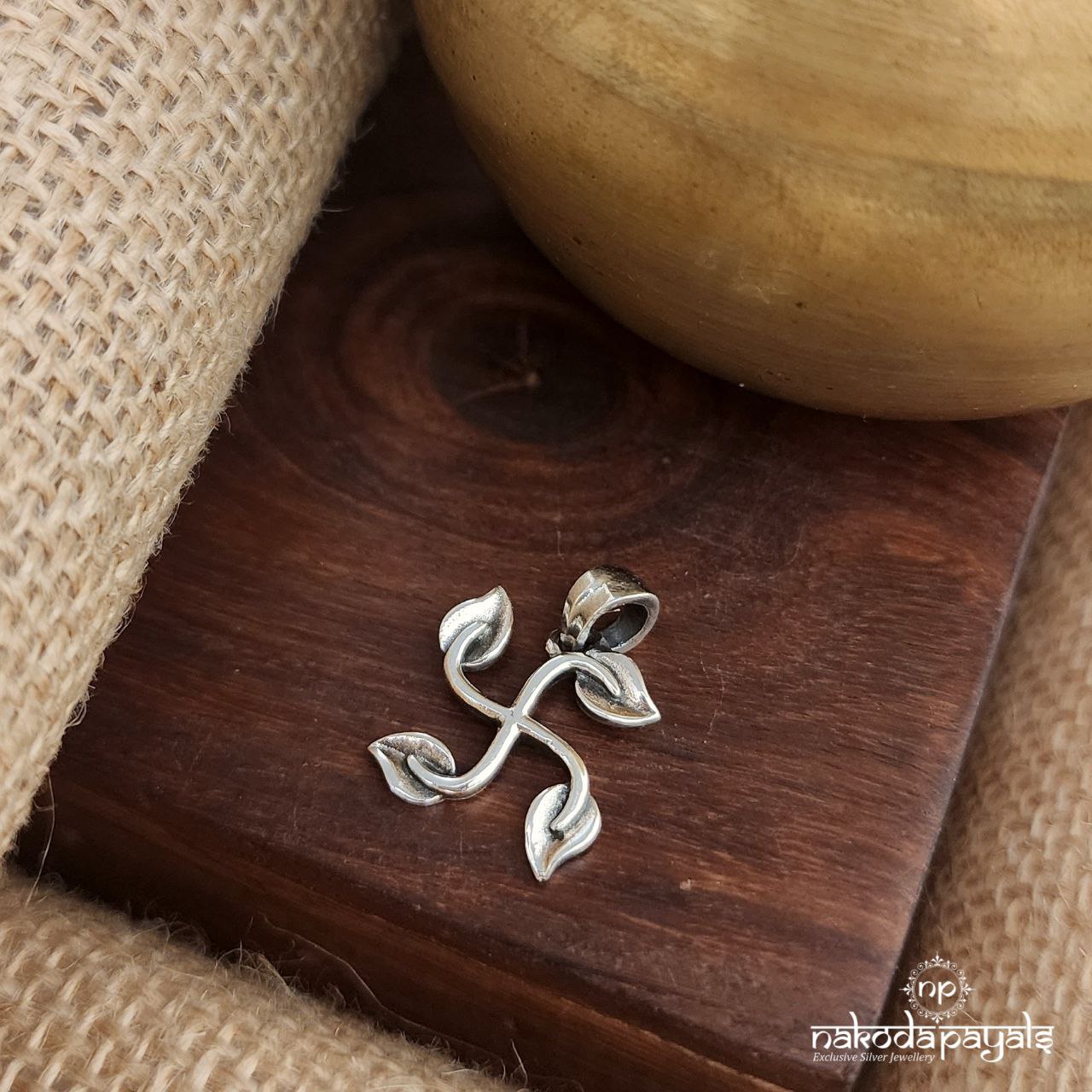 Swastik Pendant (P2434)