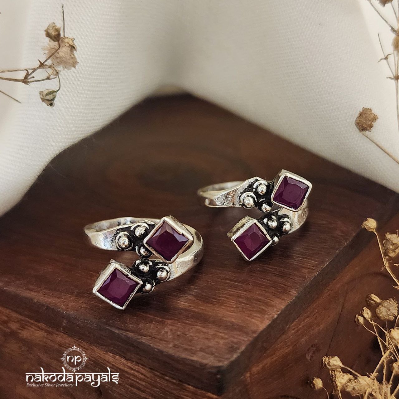 Front Adjustable Red Toerings (T4295)