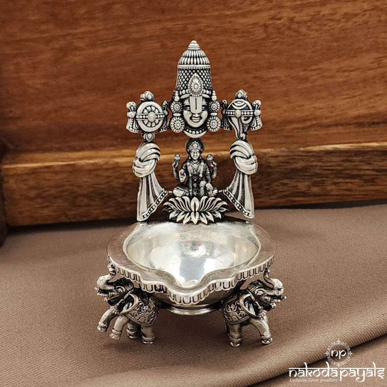 Elephant Venkateshwara Lakshmi Deepam (Aa2076)