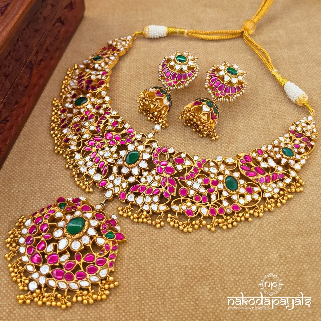 Peacock Kundan Floral Neckpiece With Earrings (Gn10693)