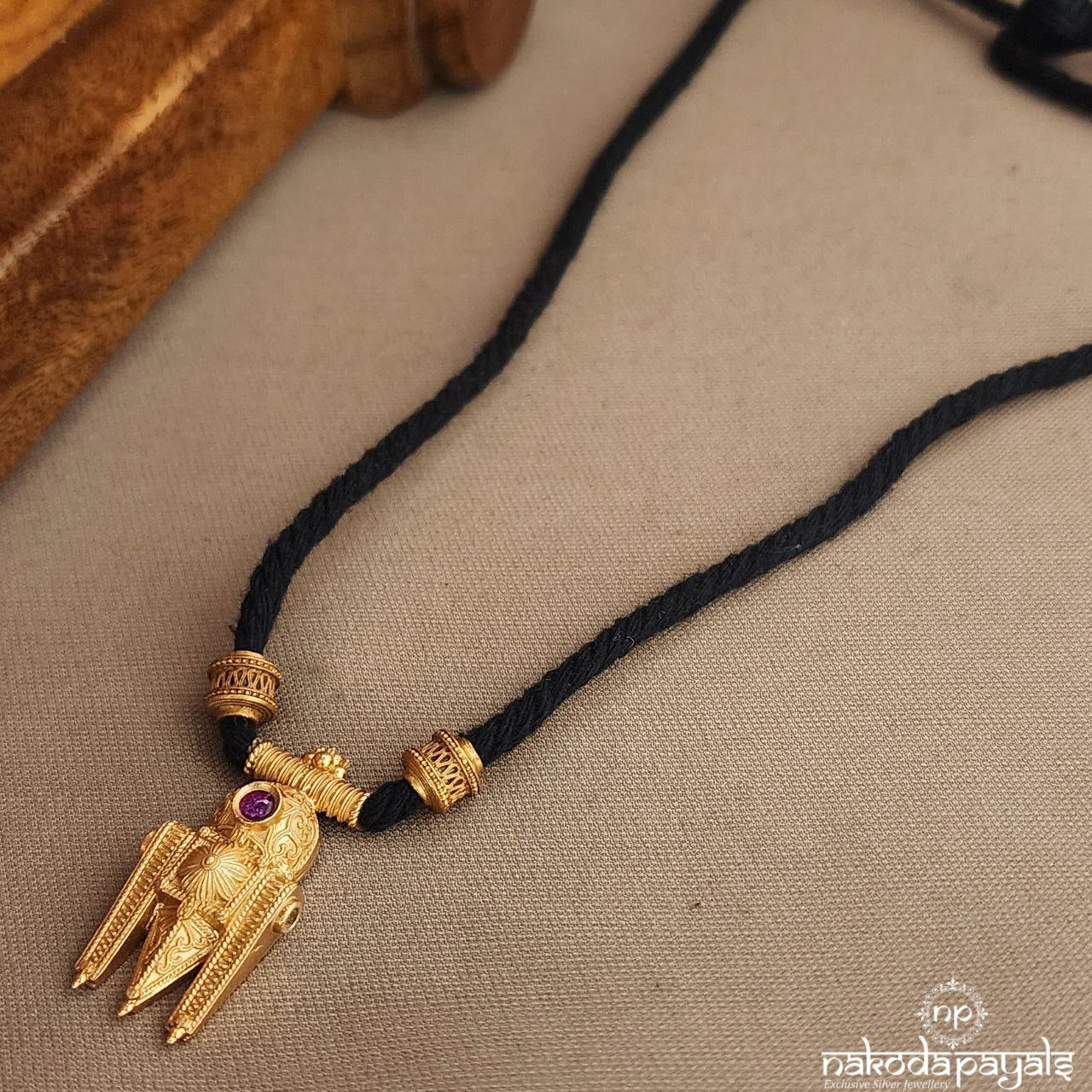 Traditional Kemp Pendant Neckpiece (Gn9483)
