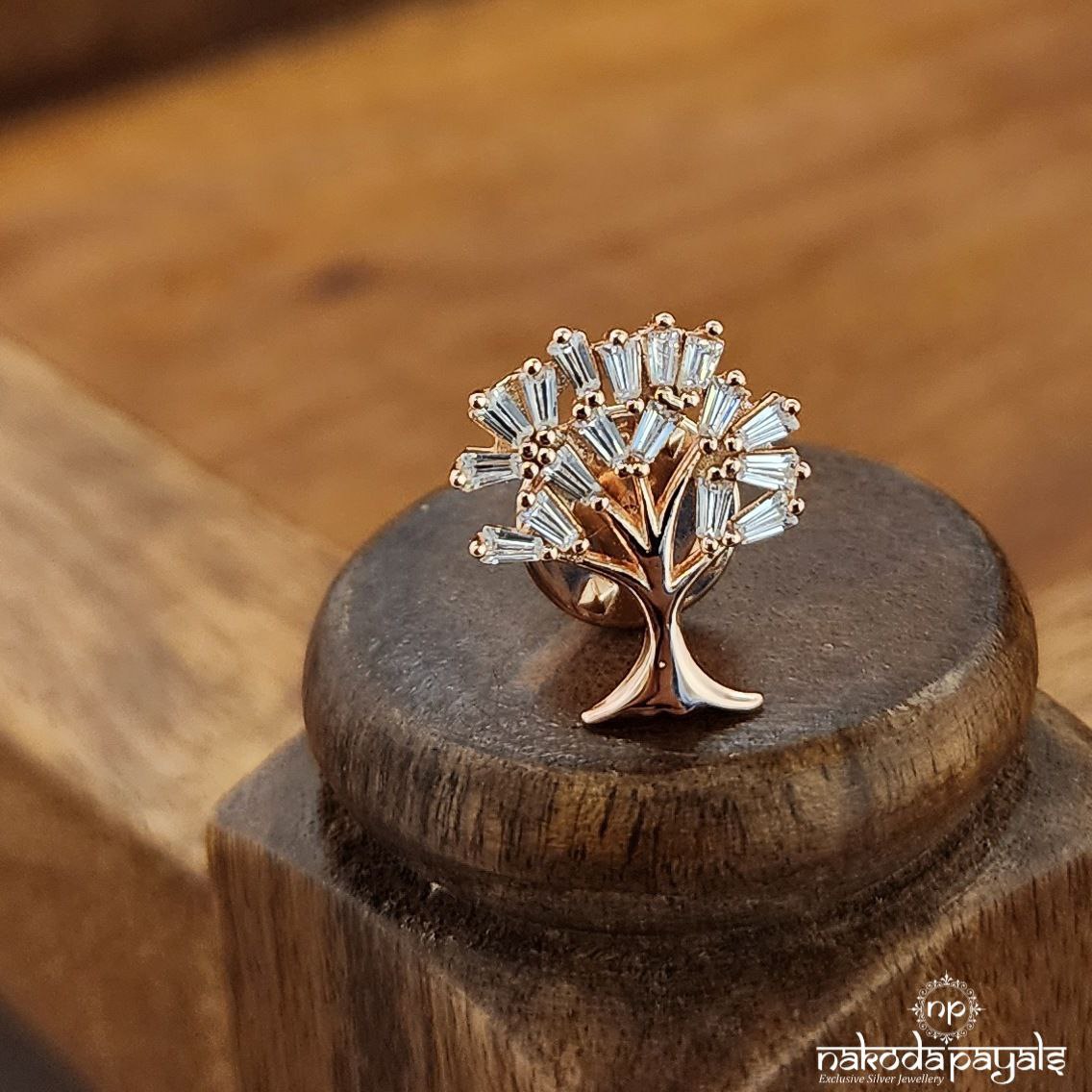 Rose Gold White Lapel Pin (St3641)