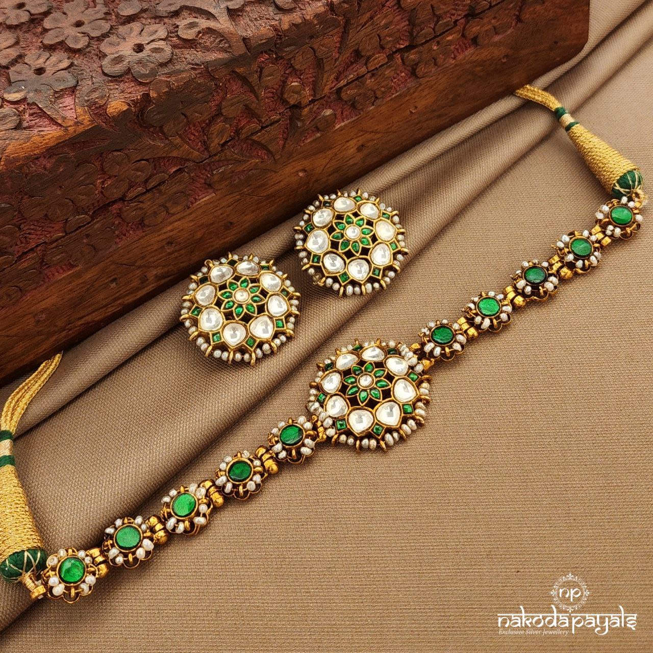 Green Choker With Earrings (Gn9945)