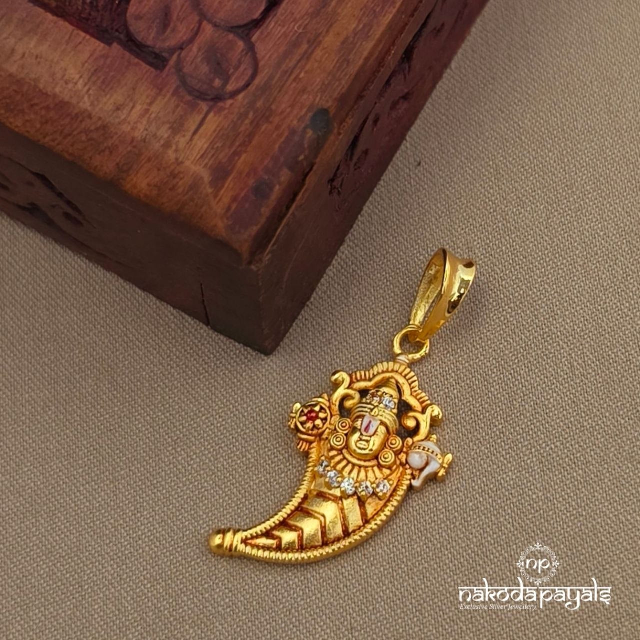 Tirumala on Nail Pendant (Gp2306)