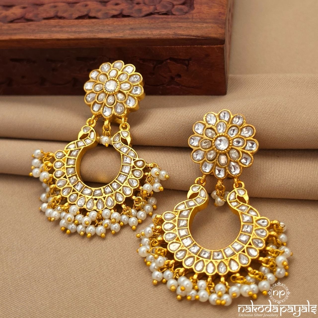 Floral Pearly Chandbali (Ge10880)