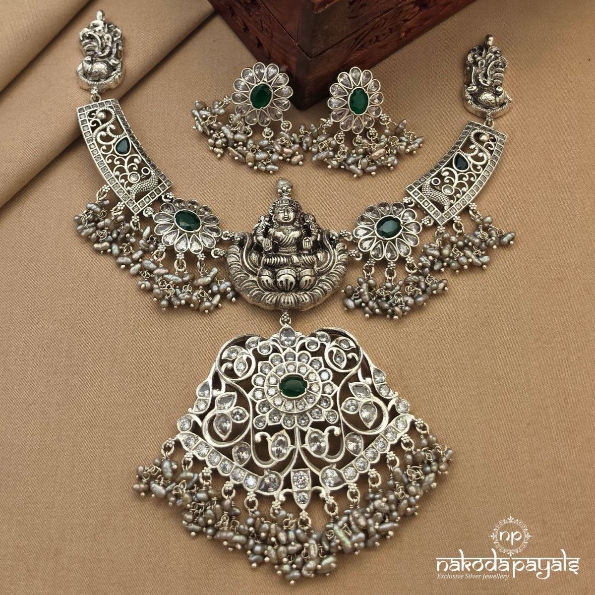Pearled Lakshmi Neckpiece With Earring (N12154)